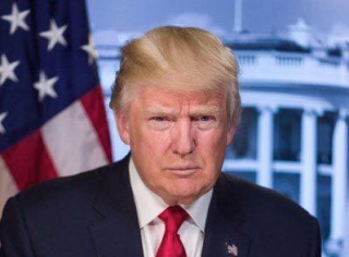 トランプ Facebook