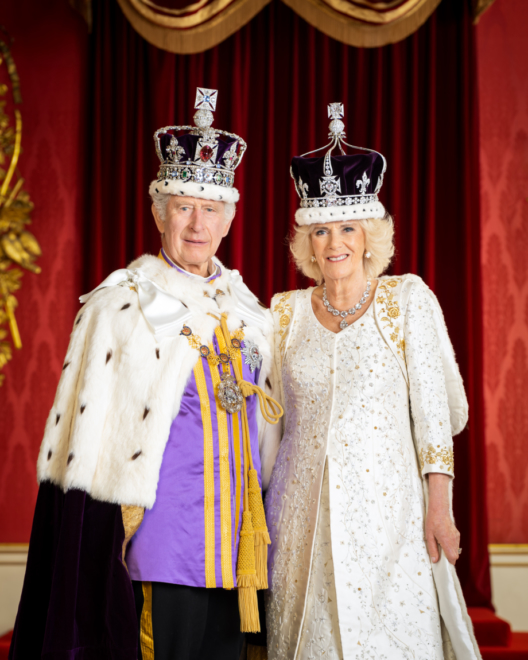 エリザベス女王と英王室の由緒あるジュエリーの物語 | アゴラ 言論 